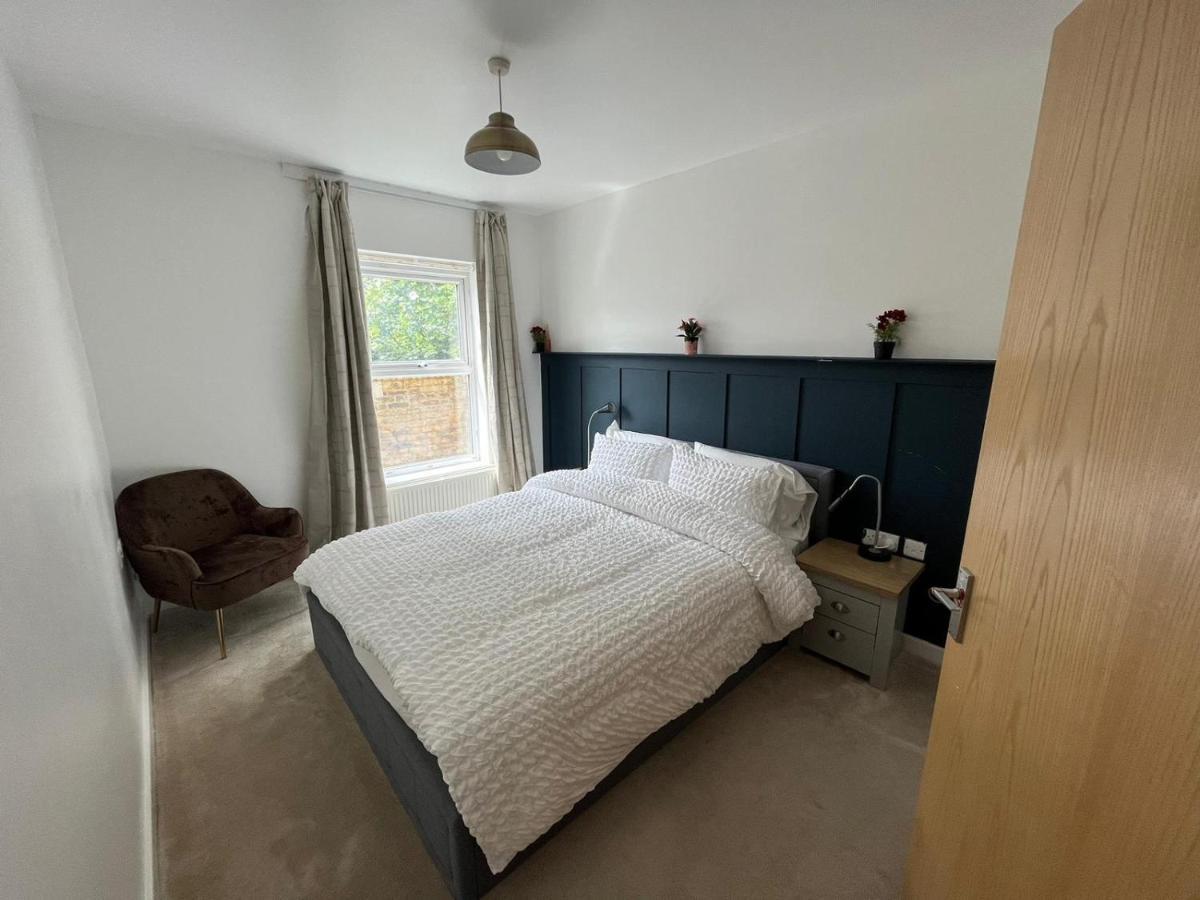 Kent, Dartford Station Apartments エクステリア 写真