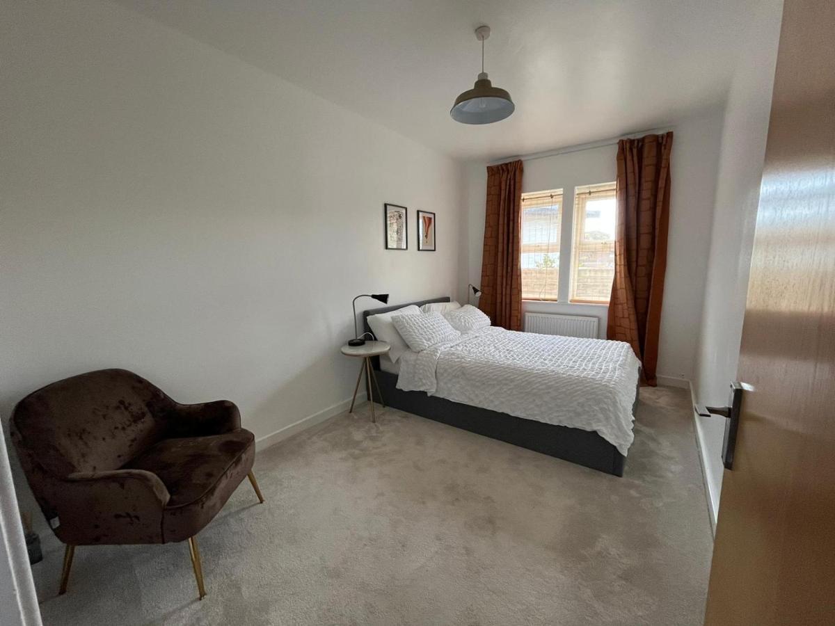Kent, Dartford Station Apartments エクステリア 写真