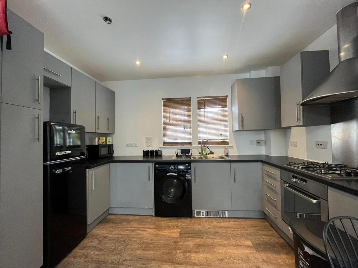Kent, Dartford Station Apartments エクステリア 写真